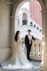 -现代经典婚纱摄影