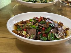 大蒜炒腊牛肉-涛哥土菜馆