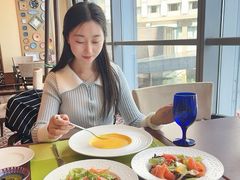 -香格里拉鱼跃地中海西餐厅·牛排披萨