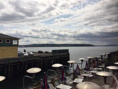 靠窗座位外的风景-The Crab Pot Seattle