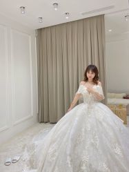 点击看大图 -Renee芮亦婚纱