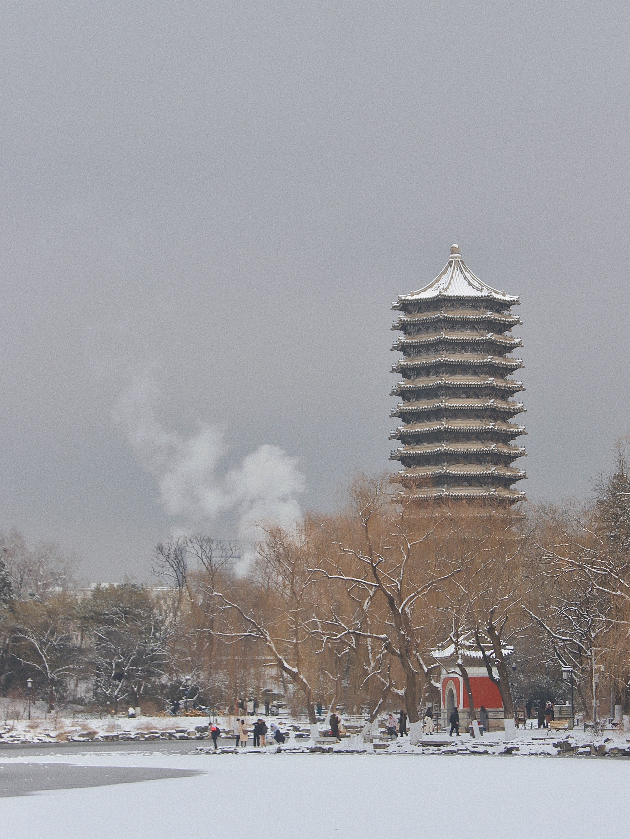 未名湖雪景图片