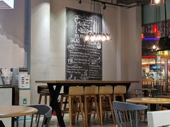 大堂-HELLO 27 意面·沙拉·帕尼尼