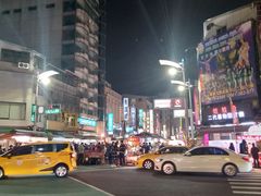 -六合夜市