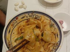 -阿瓦山寨·湘菜现炒·剁椒鱼头王(咸阳总店)
