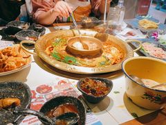卡真&酥肉-哥老官重庆美蛙鱼头(松江地中海十八哥店)