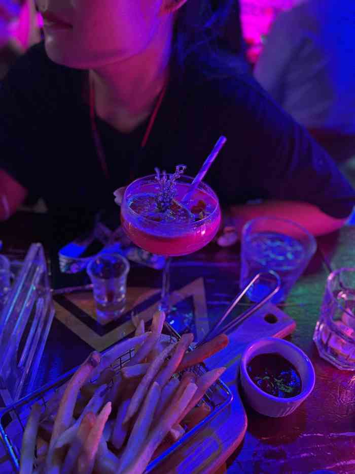 mosso音乐酒吧·live house(南京西路店)-"地理位置不错翻台率挺快