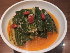 小六开胃酸黄瓜-小六汤包砂煲菜(文景路店)