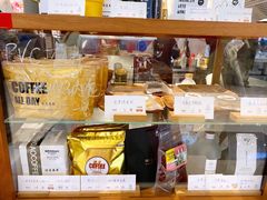面包甜点陈列柜-闻道万巷咖啡馆(南大街地铁站店)
