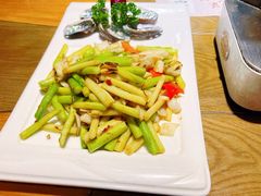 芦笋百合鲜鲍-黄泥岗·地道湖北菜(奥特莱斯店)