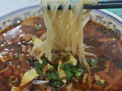 手工铡面-令氏家外家周秦食府(高新店)