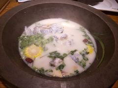 -咕嘟草帽鱼·牛奶一样的鲜鱼汤(天鹅湖万达广场店)