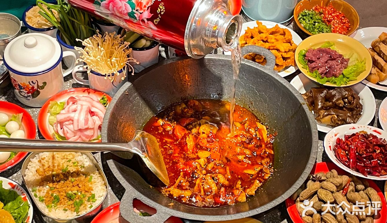 南京"现炒地摊火锅"97 人均35蔬菜7.9无限续
