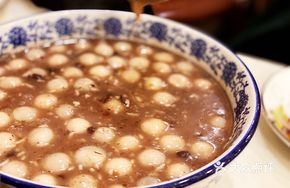 Sweet rice wine red bean glutinous rice balls