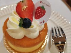 草莓皇牌梳芙厘-KNOTKNOT珞珞·日式甜品(K11店)