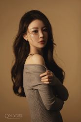 -onlygirl摄影美学馆高端定制(江滩店)