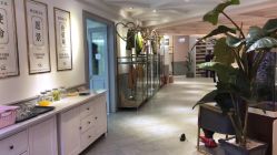 -亲吻宝贝儿童摄影