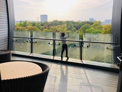 -上海滴水湖皇冠假日酒店