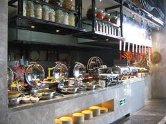 自助取餐区-烟台中泽华羿铂尔曼酒店·汇·全日餐厅·高空海景自助