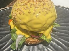 瀑布芝士牛肉汉堡-Let'sBURGERplus·非常创意汉堡(三里屯店)
