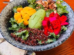 羽衣甘蓝沙拉-普兰达德国餐厅·德式脆皮烤猪肘·自酿啤酒(观唐店)