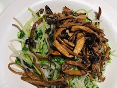 -新大咀港式茶餐厅(宝山万达店)