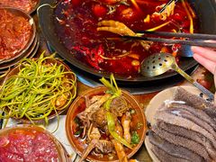 -黄潇洒老火锅(九眼桥宏济巷店)