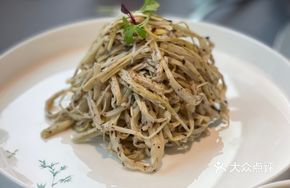 Mushroom and Bamboo Shoot Stir-fry