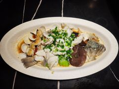 葱油淋鲜白贝鲈鱼-粤·向群饭店(二沙岛店)
