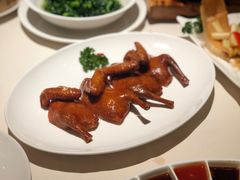 玻璃脆皮妙龄乳鸽-利苑酒家(华熙国际店)