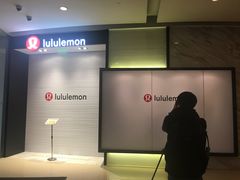 -lululemon(上海浦东IFC店)
