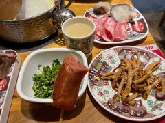 -汉江山料理级自助烤肉(荆州万达店)