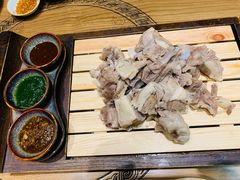 大块手把肉-哈啾嗨蒙古娃娃主题餐厅(巴彦塔拉店)