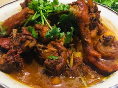 大公鸡炖蘑菇-那家老院子东北菜·饺子·小鸡炖蘑菇(艳华街店)