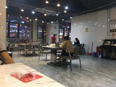 大堂-凤凰路何眼镜香辣蟹(花果园店)
