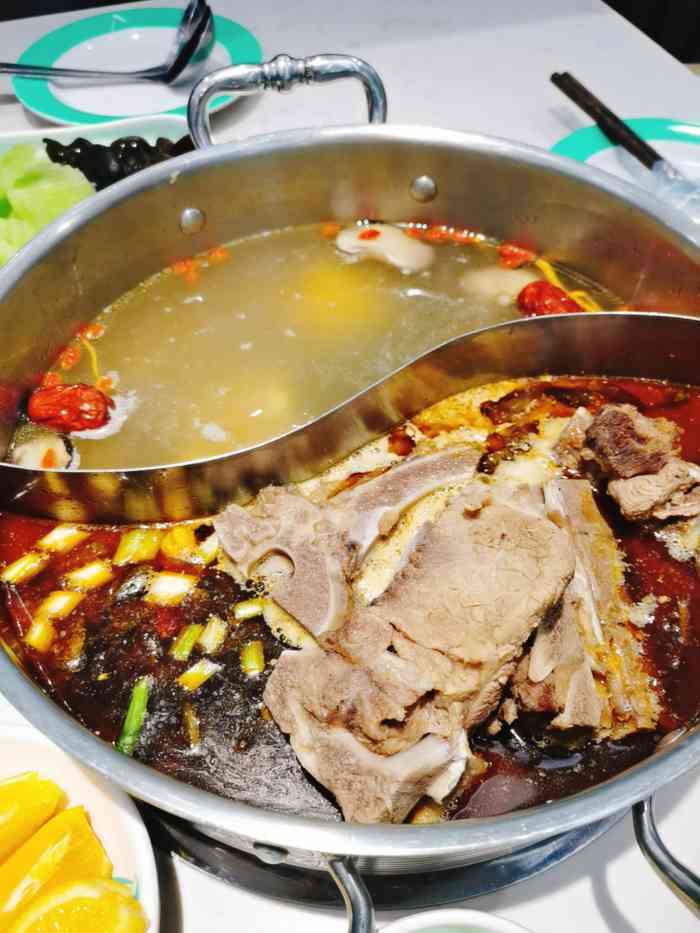 大骨江湖酱骨自助火锅(荣民龙首广场店)-"现在正热的酱骨火锅,趁周末