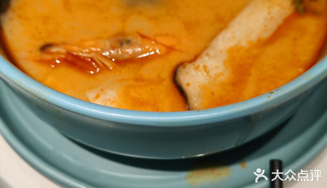 威高C馆3楼，人还挺多的。环境挺好的