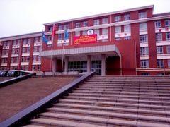 -云南大学滇池学院