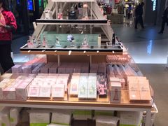 -名创优品(海珠乐峰广场店)