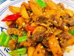 土豆炖牛肉-桔子海鲜烧烤大排档(金沙滩店)