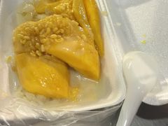 -芒果糯米饭摊子