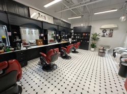 -老男孩男士理容馆·理发·烫染·修面