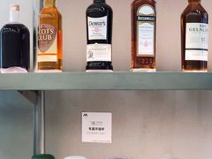 -M Stand(上海人民广场来福士店)