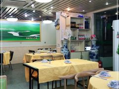 大堂-呼和草原·正宗东北菜·经典锅包肉(西湖店)