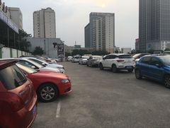 -丽丰购物中心·停车场