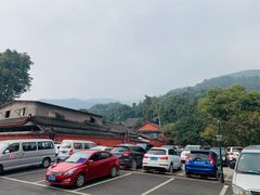 -峨眉山报国寺