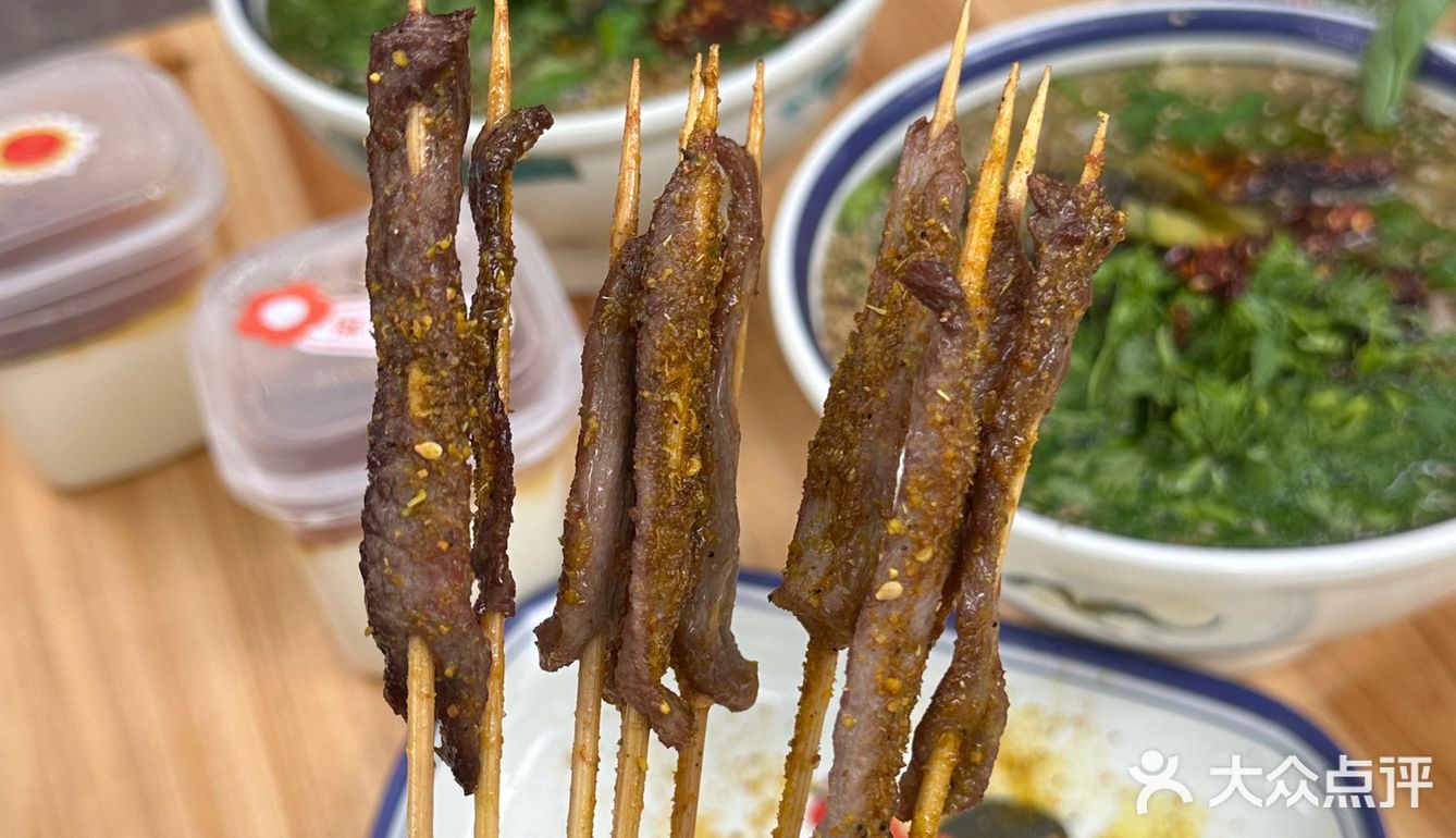 昆明|本地人都爱甩的生烫牛肉🥩米线 yyds