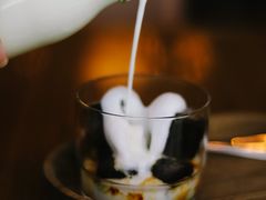 -ROAST coffee & eatery