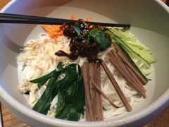 -云海肴·汽锅鸡·云南菜(天山百盛优客店)