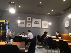 -POKEE VIA&Brunch·维娅(重庆来福士店)